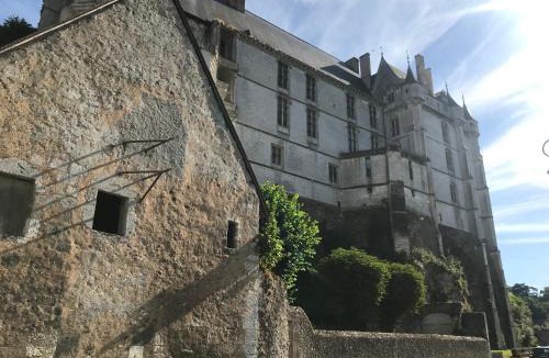 Chateaudun House | Maison au pied du château