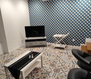 Chateaudun House | Maison au pied du château