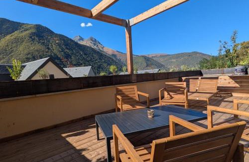 Guchan Ski Chalet | Maison Aur'Izon - mountain view - petanque court