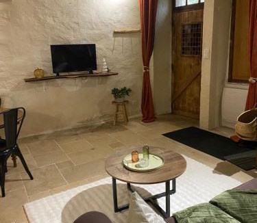 Flavigny-sur-Ozerain House | Maison authentique