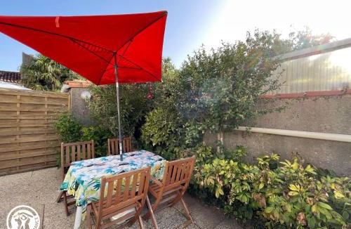 Thire House | Maison Authentique avec Cour Privée, Wifi et Proximité Activités – Thiré, Vendée - FR-1-426-396