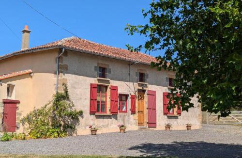 Charente Limousine House | Maison authentique avec piscine et jardin privé à Abzac - FR-1-653-278