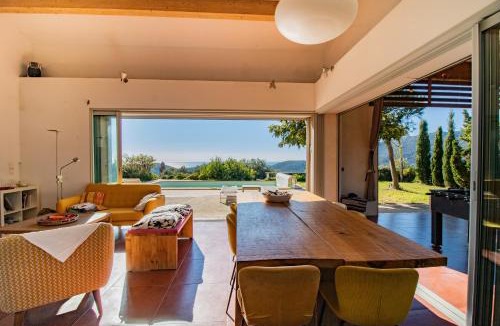 Monacia-d'Aullene House | Maison Aux Vents