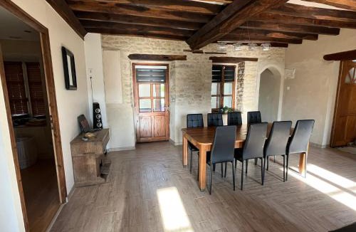 Neauphe-sous-Essai House | Maison avec plan d'eau