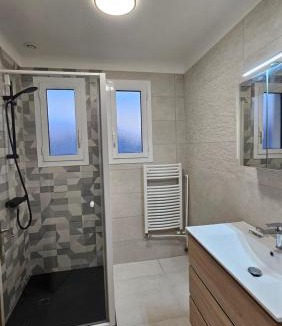 Saint-Esteve House | Maison avec 3 chambres et jardin