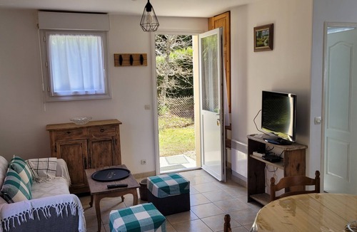 Bugeat House | Maison Avec Accès Direct à la Rivière