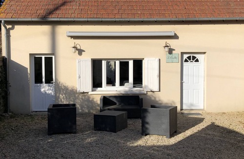 Langrune-sur-Mer House | Maison Avec Cour Ensoleillée et Jardin, à 5 min Plage. Idéale Pour les Familles