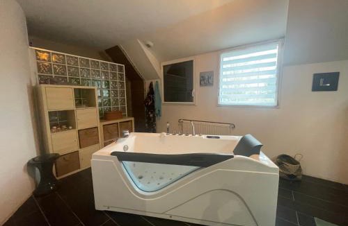 Ailly-le-Haut-Clocher House | Maison avec jacuzzi et sauna