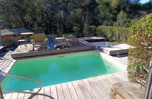 Cabasson House | Maison avec piscine et jacuzzi, proche plage