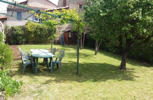 Saint-Rome-de-Tarn House | Maison Avec Jardin Dans Village, Proche de la Base Nautique