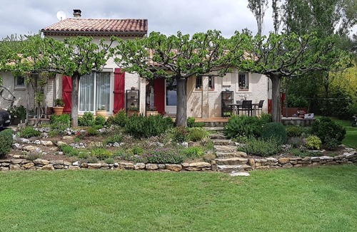 Cruis Villa | Maison Avec Grand Jardin et Piscine