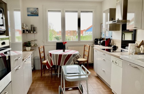 Dieppe House | Maison Avec Grand Jardin Clos Exposé Sud, à 5 min du Centre Ville!