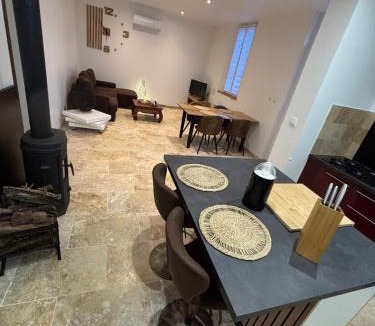 Pessac-sur-Dordogne House | Maison avec jacuzzi au calme de Pessac sur Dordogne