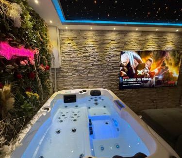 Maisdon-sur-Sevre House | Maison avec jacuzzi intérieur