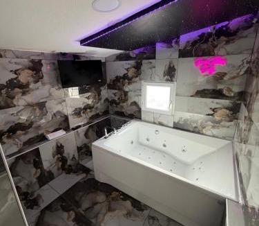 Leon Blum - Bon Coin House | Maison avec jacuzzi