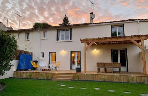 Mareuil-Sur-Lay-Dissais House | Maison avec jardin en bord de rivière