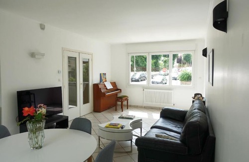 Quartier Beauregard-Boufflers-Buthegnemont-Boudonville Villa | Maison avec jardin au centre de Nancy avec borne de recharge voiture électrique
