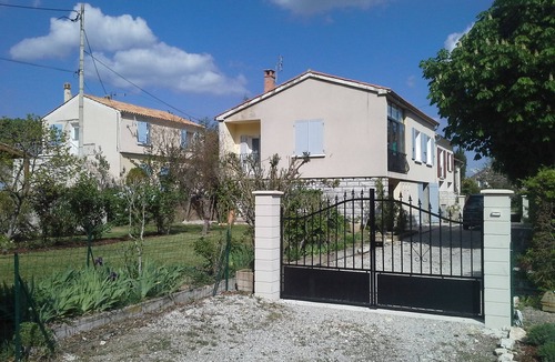 Banon House | Maison Avec Jardin, Bien Située Dans le Village