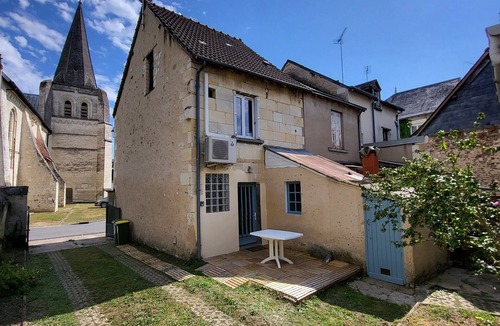Ecueille House | Maison Avec Jardin Entièrement Rénovée au Calme