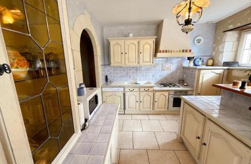 Pouzay House | Maison avec jardin et animaux admis - 7 pers. - FR-1-381-654
