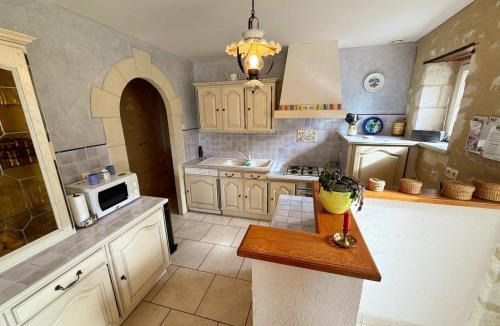 Pouzay House | Maison avec jardin et animaux admis - 7 pers. - FR-1-381-654