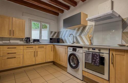 Chartres Apartment | Maison avec parking à 10min du centre-ville à pied