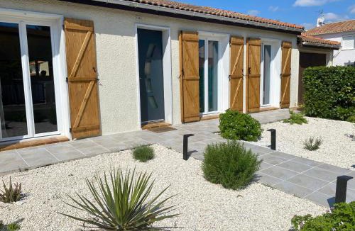 Salses-le-Chateau House | Maison avec piscine et jardin