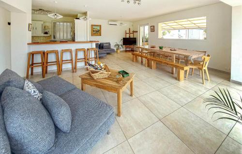 Mevouillon House | Maison Avec Piscine Privée