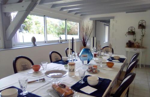 Rouvres-les-Bois House | Maison avec piscine privative et jacuzzi à Rouvres-les-Bois - FR-1-591-722
