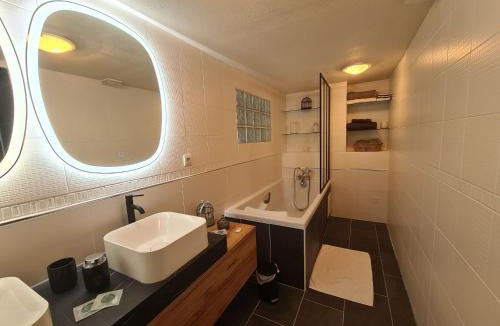 Rouvres-les-Bois House | Maison avec piscine privative et jacuzzi à Rouvres-les-Bois - FR-1-591-722