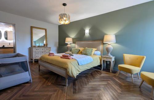 Rouvres-les-Bois House | Maison avec piscine privative et jacuzzi à Rouvres-les-Bois - FR-1-591-722
