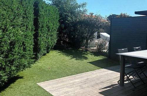 Brem Sur Mer House | Maison avec piscine commune à 800m de la plage