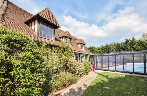 Fervaques House | Maison avec piscine couverte