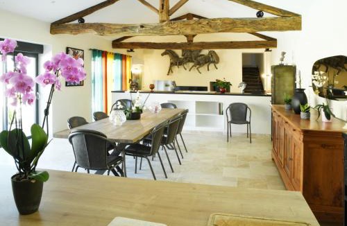 Sigogne Villa | Maison avec piscine et jacuzzi