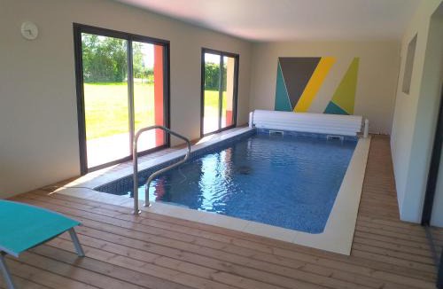 Quievrecourt House | Maison avec Piscine intérieure privée sans vis à vis chauffée toute l année