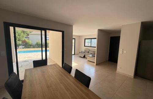 Blauzac House | Maison avec piscine, jardin et terrasse - Blauzac