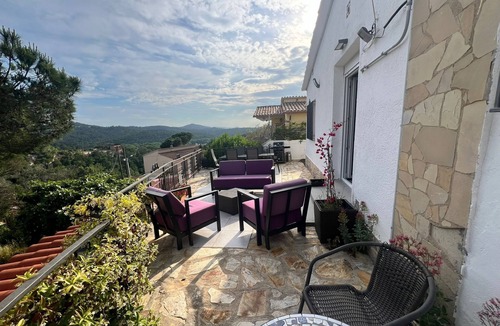 Vidreres Villa | Maison Avec Piscine Privée, 8 kms des Plages, 680 m2 de Propiété. Magnifique vue