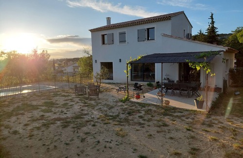 Chusclan House | Maison Avec Piscine Proche Avignon