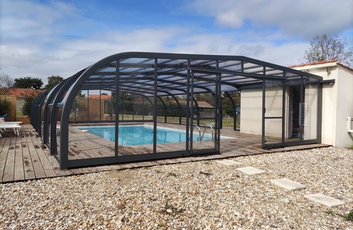Avrille House | Maison Avec Piscine Privée à 10 Minutes des Plages