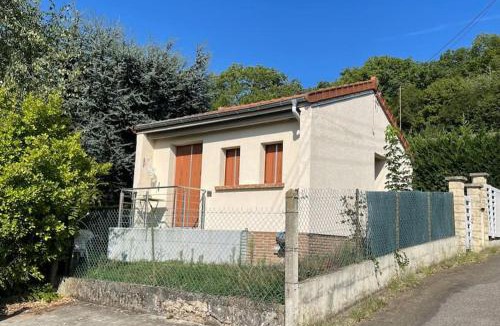 Camp De Satory House | Maison avec sous sol indépendant et parking à 2km de Versailles