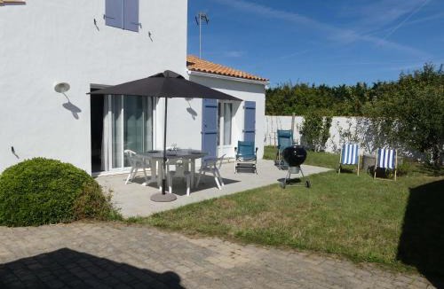 La Gueriniere House | Maison avec terrasse, 400 m plage et centre, 2 chambres, parking privé, ménage inclus - FR-1-224B-542