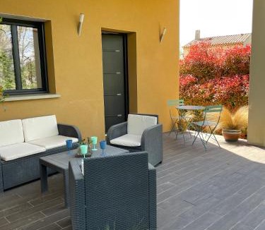 Colonzelle Apartment | Maison avec terrasse proche Grignan