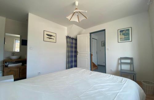 Tredrez-Locquemeau House | Maison avec terrasse vue sur mer