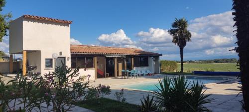 Esperce House | Maison avec vue et piscine
