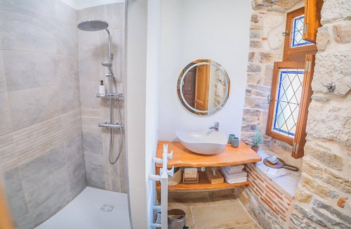 Cordes-sur-Ciel Bed & Breakfast | Maison Bakéa