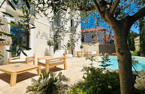 Le Chateau House | Maison Balas