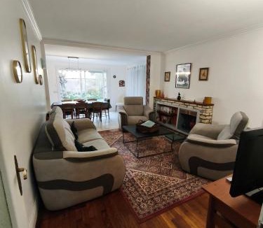 Chateauroux House | Maison Balzac - 7 personnes quartier calme