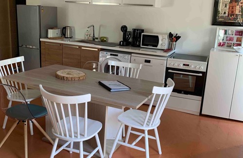 Vaudelnay House | Maison Bellecour: Shared Terrace, Garden & Wi-Fi in Vaudelnay