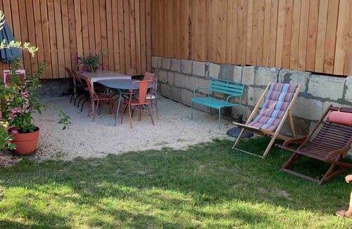 Vaudelnay House | Maison Bellecour: Shared Terrace, Garden & Wi-Fi in Vaudelnay