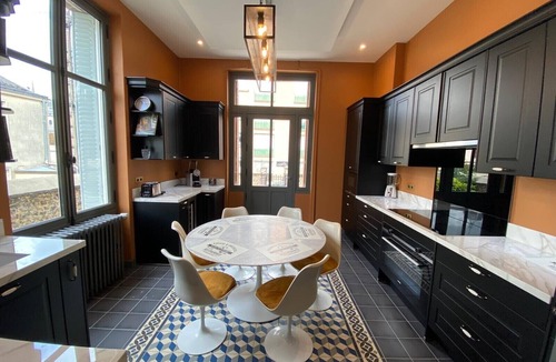 Chartres House | Maison Blanche Chartres - 5* guest house